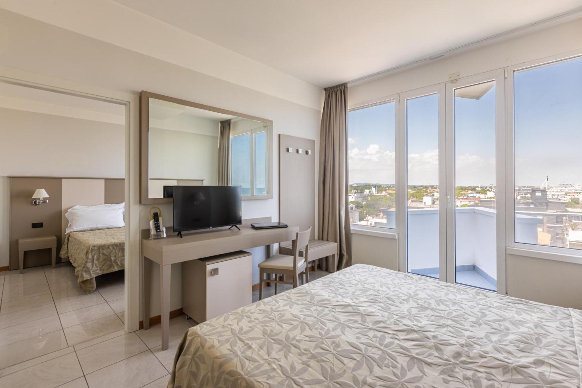 Hotel Cristallo Riccione Esterno foto